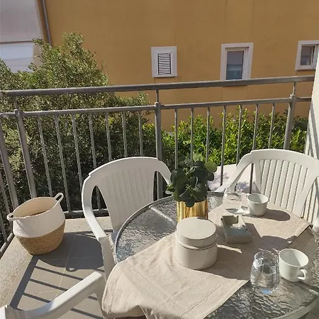 Anka, 2 Bedrooms, Spacious, Sunny, 84m2 *